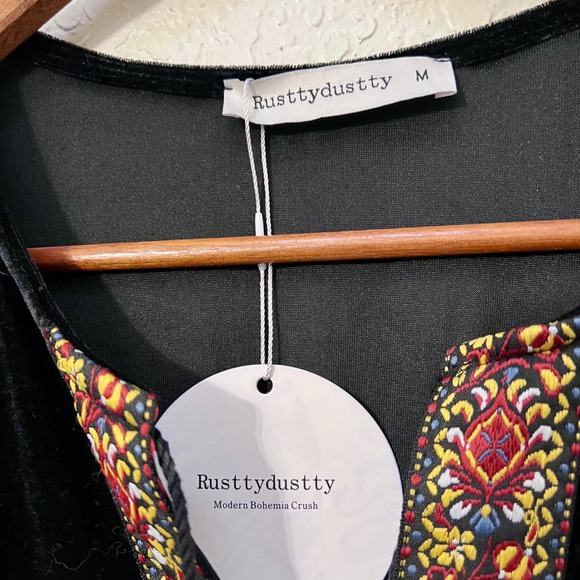 Rusttydustty Black Velvet Embroidered Boho Mini Dress Bell Sleeve Tassel NWT M - Picture 4 of 7